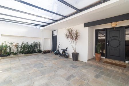Garagem de casa à venda com 3 quartos, 360m² em Indianópolis, São Paulo