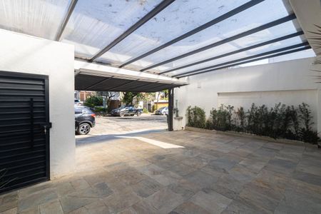 Garagem de casa à venda com 3 quartos, 360m² em Indianópolis, São Paulo