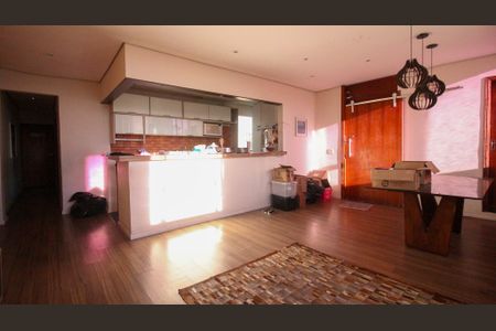 Sala de casa à venda com 7 quartos, 370m² em Chácara Mafalda, São Paulo