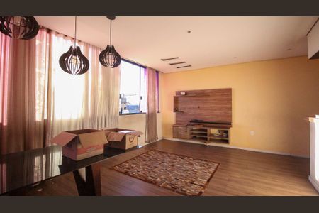 Sala de casa à venda com 7 quartos, 370m² em Chácara Mafalda, São Paulo