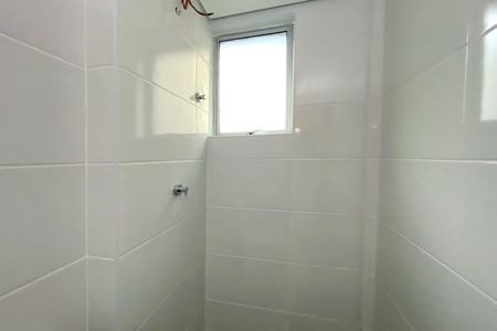 Apartamento para alugar com 54m², 2 quartos e 1 vaga Apartamento para alugar com 54m², 2 quartos e 1 vagaBanheiro da Suíte 2