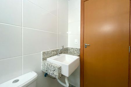 Apartamento para alugar com 54m², 2 quartos e 1 vaga Apartamento para alugar com 54m², 2 quartos e 1 vagaBanheiro da Suíte 1