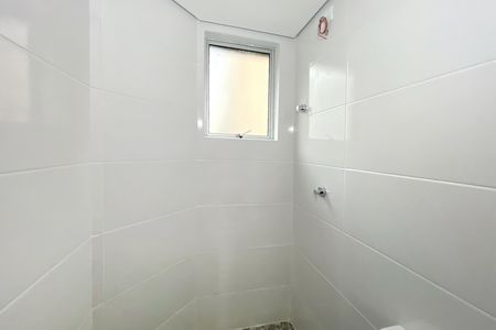 Apartamento para alugar com 54m², 2 quartos e 1 vaga Apartamento para alugar com 54m², 2 quartos e 1 vagaBanheiro da Suíte 1