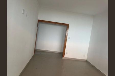 Foto 01 de casa para alugar com 4 quartos, 360m² em Planalto, Belo Horizonte