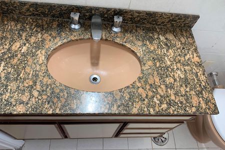 Apartamento para alugar com 110m², 2 quartos e 1 vaga Apartamento para alugar com 110m², 2 quartos e 1 vagaBanheiro da Suíte