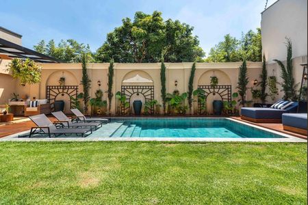 Casa à venda com 3 quartos, 329m² em Jardim Guedala, São Paulo