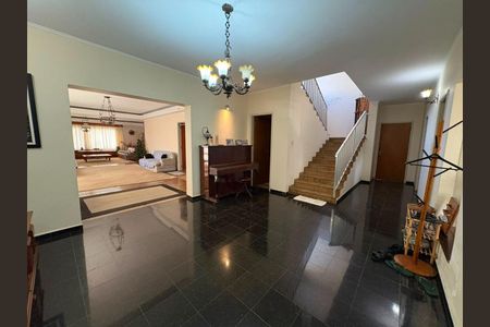 Casa à venda com 558m², 5 quartos e 6 vagas