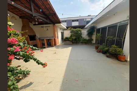 Casa à venda com 558m², 5 quartos e 6 vagas