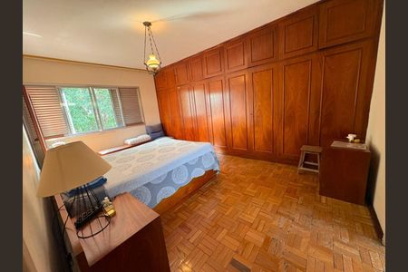 Casa à venda com 558m², 5 quartos e 6 vagas