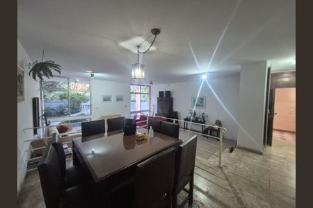 Casa à venda com 4 quartos, 295m² em Vila Sonia, São Paulo