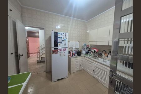 Casa à venda com 4 quartos, 295m² em Vila Sonia, São Paulo