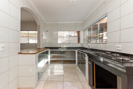 Casa à venda com 206m², 3 quartos e 2 vagas