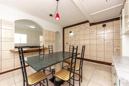 Casa à venda com 3 quartos, 206m² em Jardim Planalto, São Paulo