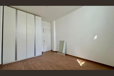 Apartamento à venda com 100m², 3 quartos e 1 vaga Apartamento à venda com 100m², 3 quartos e 1 vagaQuarto