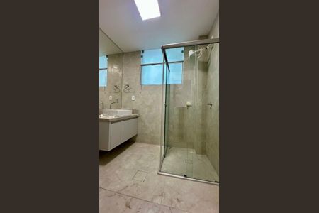 Banheiro de apartamento à venda com 3 quartos, 100m² em São Pedro, Belo Horizonte