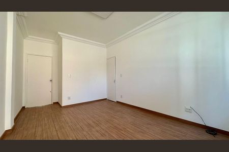 Sala de apartamento à venda com 3 quartos, 100m² em São Pedro, Belo Horizonte