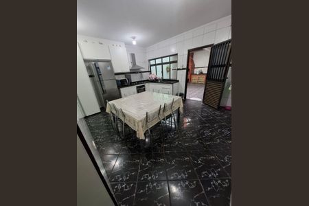 Casa à venda com 125m², 3 quartos e 4 vagas