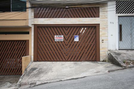 Casa à venda com 189m², 3 quartos e 2 vagasFachada