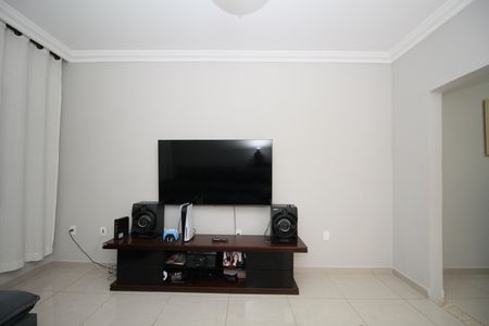 Casa à venda com 189m², 3 quartos e 2 vagasSala