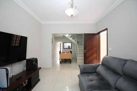Casa à venda com 189m², 3 quartos e 2 vagasSala