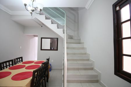 Casa à venda com 189m², 3 quartos e 2 vagasEscadas