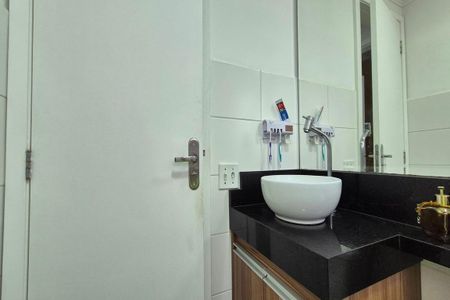 Apartamento à venda com 43m², 2 quartos e 1 vaga Apartamento à venda com 43m², 2 quartos e 1 vagaBanheiro