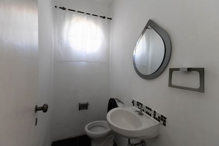 Casa para alugar com 100m², 3 quartos e 1 vaga Casa para alugar com 100m², 3 quartos e 1 vagaLavabo