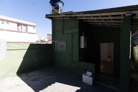 Casa para alugar com 100m², 3 quartos e 1 vaga Casa para alugar com 100m², 3 quartos e 1 vagaQuintal casa 2