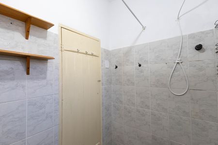 Casa para alugar com 100m², 3 quartos e 1 vaga Casa para alugar com 100m², 3 quartos e 1 vagaBnaheiro 4 casa 2