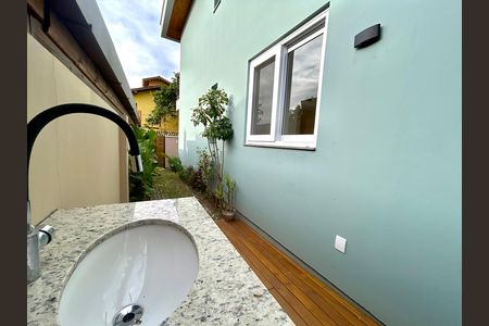Casa para alugar com 55m², 2 quartos e 1 vagaÁrea de Serviço
