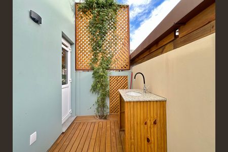 Casa para alugar com 55m², 2 quartos e 1 vagaÁrea de Serviço