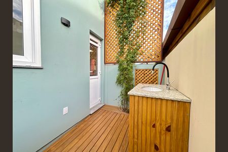 Casa para alugar com 55m², 2 quartos e 1 vagaÁrea de Serviço