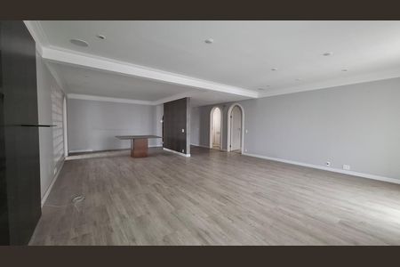 Apartamento para alugar com 192m², 3 quartos e 2 vagas Apartamento para alugar com 192m², 3 quartos e 2 vagasSala