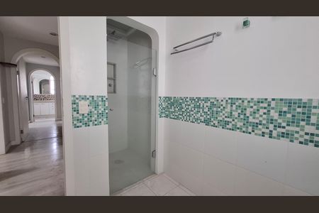 Apartamento para alugar com 192m², 3 quartos e 2 vagas Apartamento para alugar com 192m², 3 quartos e 2 vagasBanheiro 2