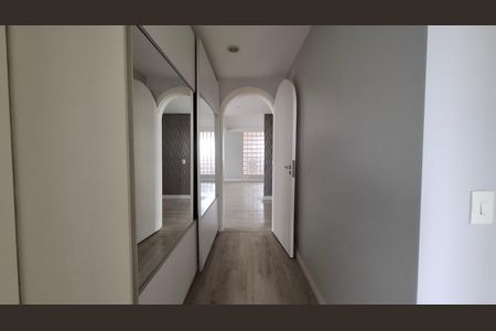 Apartamento para alugar com 192m², 3 quartos e 2 vagas Apartamento para alugar com 192m², 3 quartos e 2 vagasCorredor dos quartos