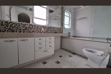 Apartamento para alugar com 192m², 3 quartos e 2 vagas Apartamento para alugar com 192m², 3 quartos e 2 vagasBanheiro Quarto 1 suíte