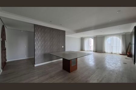 Apartamento para alugar com 192m², 3 quartos e 2 vagas Apartamento para alugar com 192m², 3 quartos e 2 vagasSala