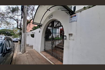 Apartamento para alugar com 192m², 3 quartos e 2 vagas Apartamento para alugar com 192m², 3 quartos e 2 vagasFachada
