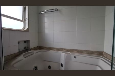 Apartamento para alugar com 192m², 3 quartos e 2 vagas Apartamento para alugar com 192m², 3 quartos e 2 vagasBanheiro Quarto 1 suíte