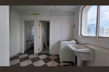 Apartamento para alugar com 192m², 3 quartos e 2 vagas Apartamento para alugar com 192m², 3 quartos e 2 vagasÁrea de Serviço