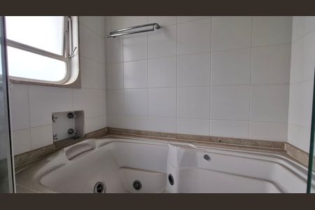 Apartamento para alugar com 192m², 3 quartos e 2 vagas Apartamento para alugar com 192m², 3 quartos e 2 vagasBanheiro Quarto 1 suíte