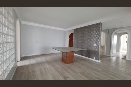Apartamento para alugar com 192m², 3 quartos e 2 vagas Apartamento para alugar com 192m², 3 quartos e 2 vagasSala