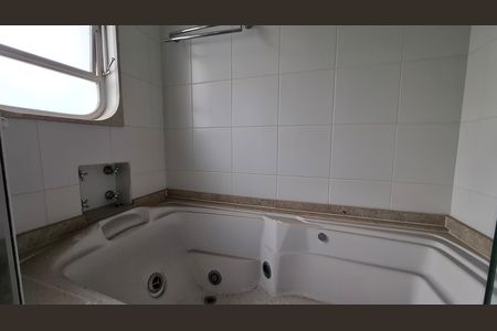 Apartamento para alugar com 192m², 3 quartos e 2 vagas Apartamento para alugar com 192m², 3 quartos e 2 vagasBanheiro Quarto 1 suíte
