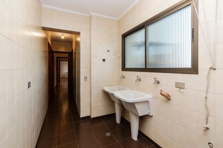 Apartamento para alugar com 217m², 3 quartos e 3 vagas Apartamento para alugar com 217m², 3 quartos e 3 vagasÁrea de Serviço