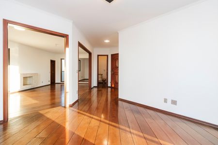 Apartamento para alugar com 217m², 3 quartos e 3 vagas Apartamento para alugar com 217m², 3 quartos e 3 vagasSala