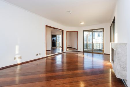 Apartamento para alugar com 217m², 3 quartos e 3 vagas Apartamento para alugar com 217m², 3 quartos e 3 vagasSala