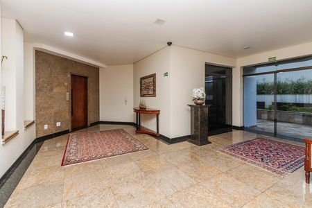 Apartamento para alugar com 217m², 3 quartos e 3 vagas Apartamento para alugar com 217m², 3 quartos e 3 vagasHall de Entrada