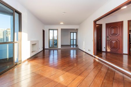 Apartamento para alugar com 217m², 3 quartos e 3 vagas Apartamento para alugar com 217m², 3 quartos e 3 vagasSala
