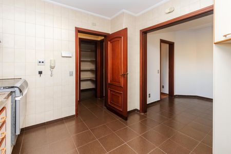 Apartamento para alugar com 217m², 3 quartos e 3 vagas Apartamento para alugar com 217m², 3 quartos e 3 vagasCozinha