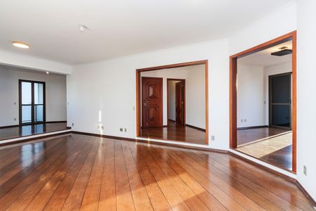 Apartamento para alugar com 217m², 3 quartos e 3 vagas Apartamento para alugar com 217m², 3 quartos e 3 vagasSala
